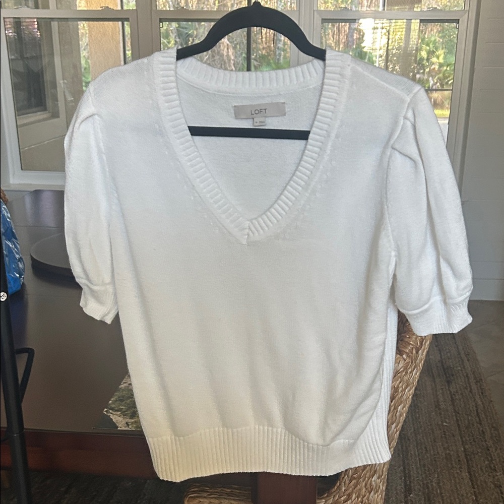 LOFT Women's Cream V-Neck Sweater